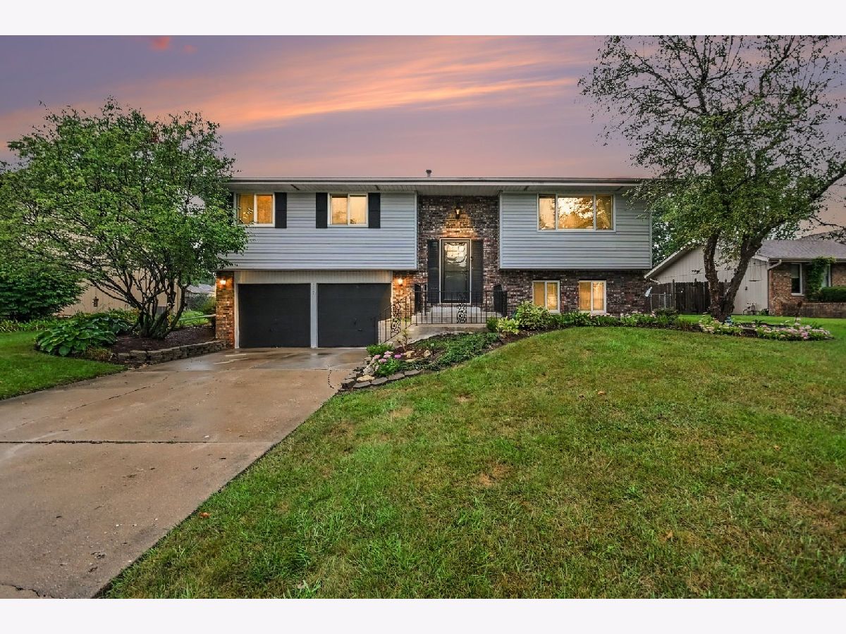 Homes For Sale Shorewood Meadows Shorewood Illinois, 517 Danny Drive