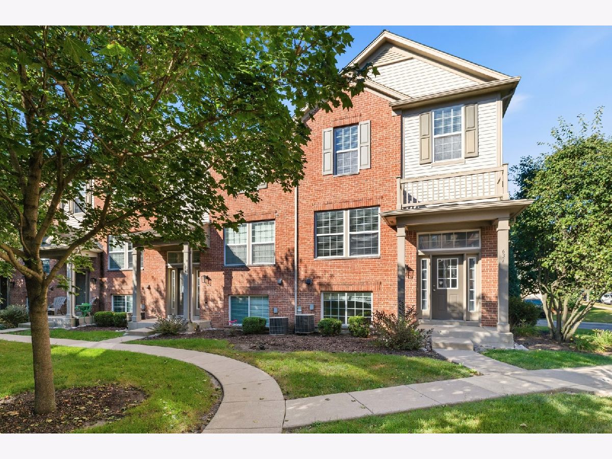 Townhomes & Condos Rented Madison Park Aurora Illinois, 631 Conservatory