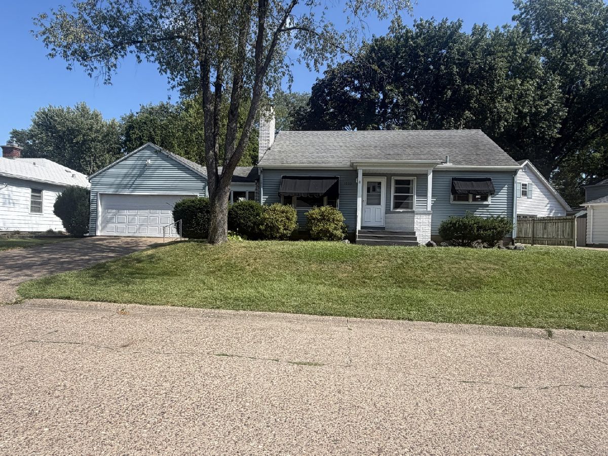  Rented Davenport Iowa, 1605 Broadlawn