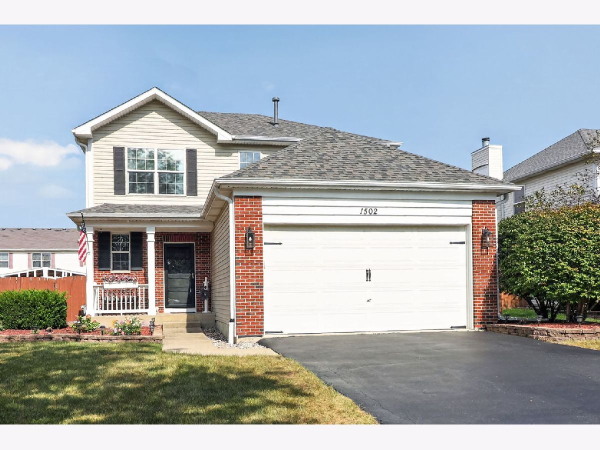 Homes For Sale Theodore's Crossing Joliet Illinois, 1502 Roth Drive