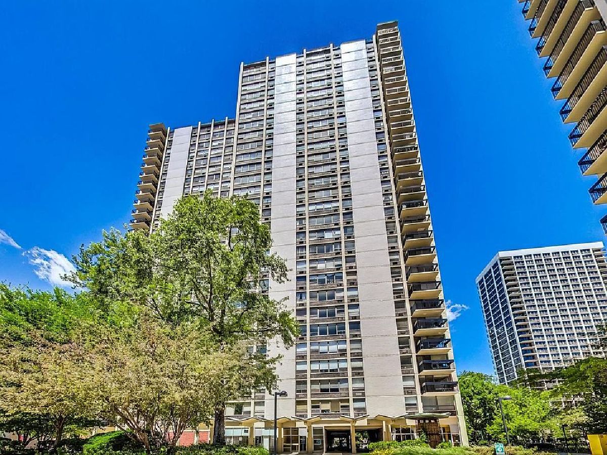 Condos & Townhomes Rented Sandburg Village Chicago Illinois, 1360 Sandburg