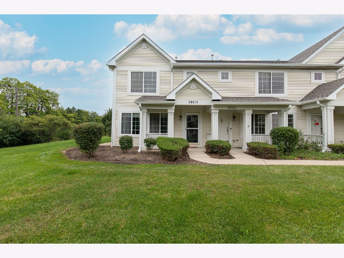 For Sale Beach Park Illinois, 39719 Warren Lane