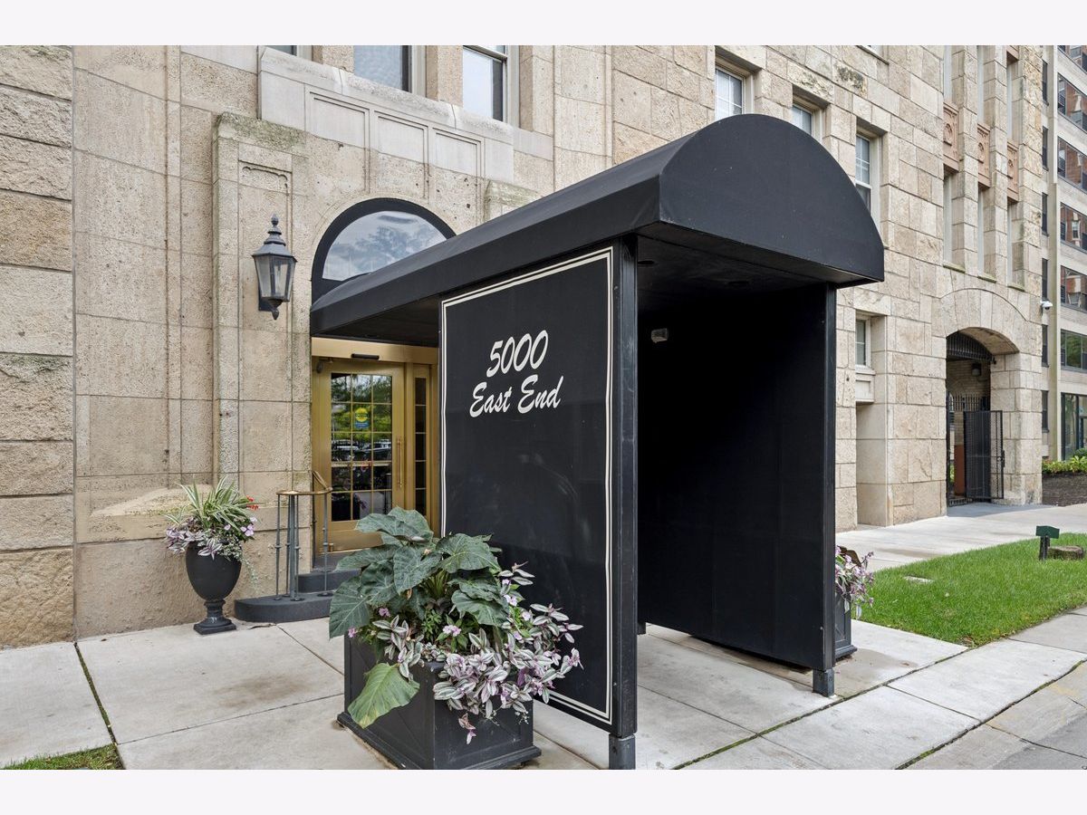  For Sale Chicago Illinois, 5000 East End Avenue