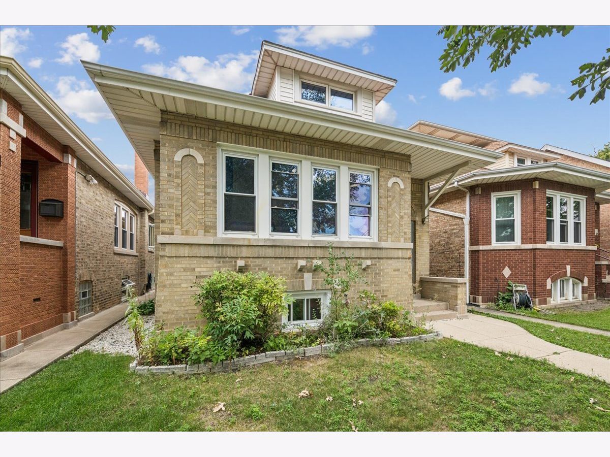  For Sale Chicago Illinois, 5325 Linder Avenue