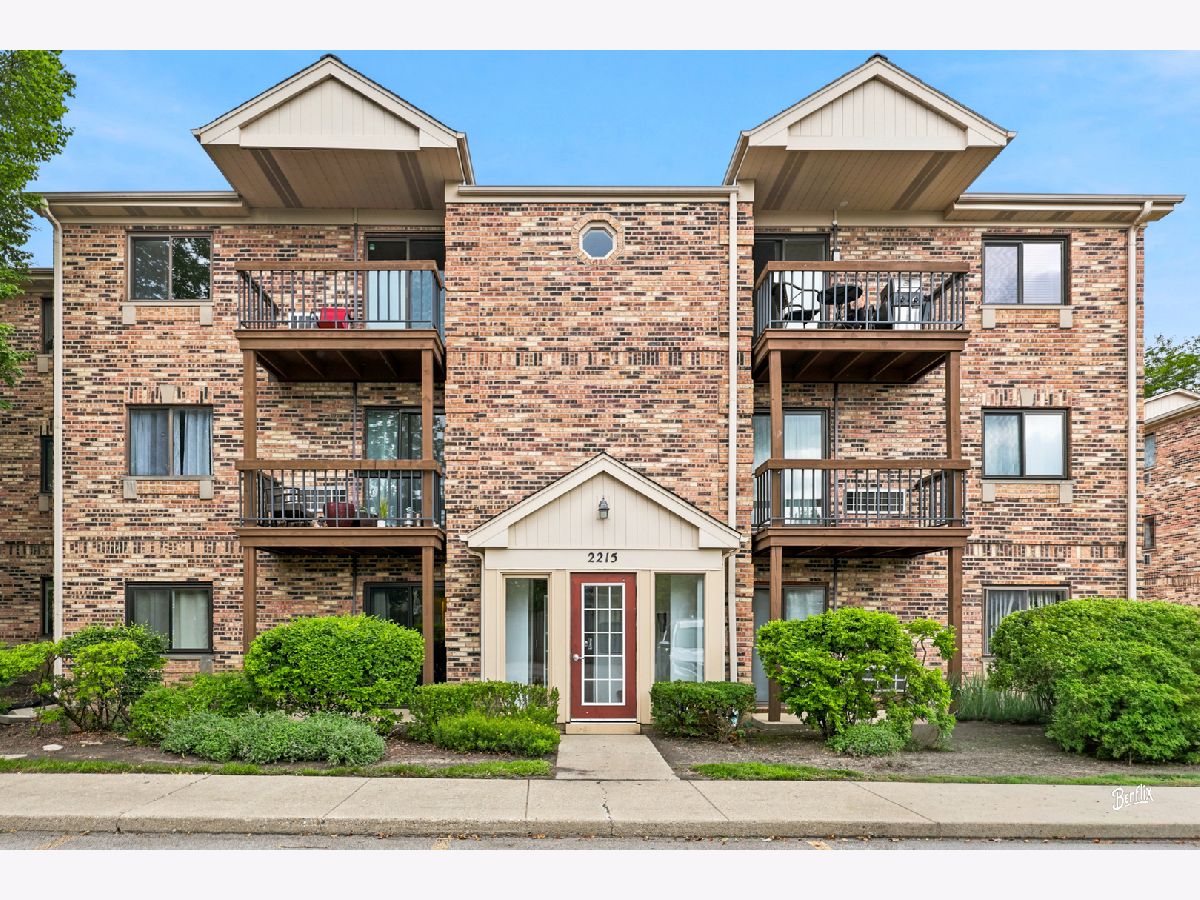  For Sale Arlington Heights Illinois, 2215 Nichols Road