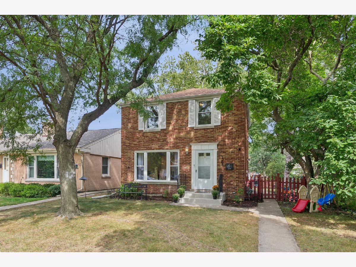  For Sale Skokie Illinois, 5328 Davis Street