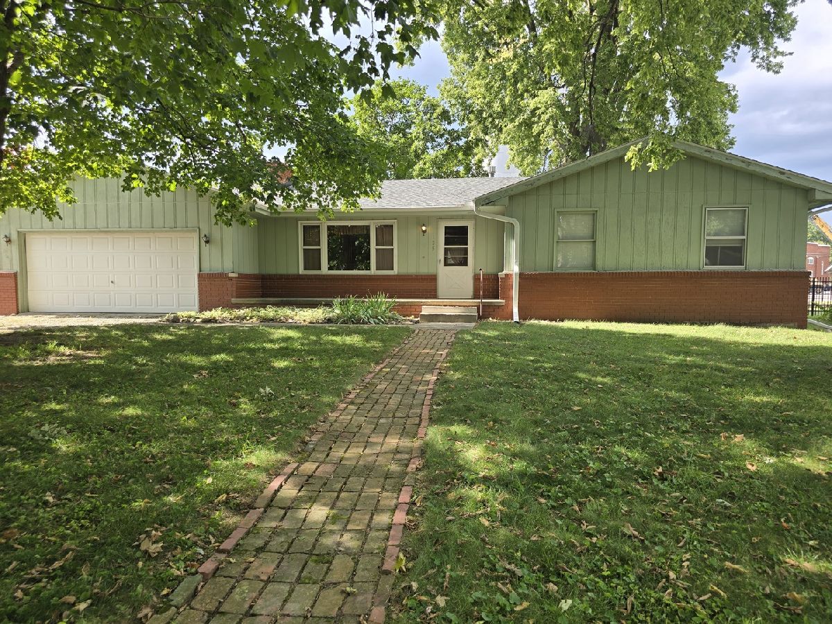  For Sale Mclean Illinois, 125 Fisher Street