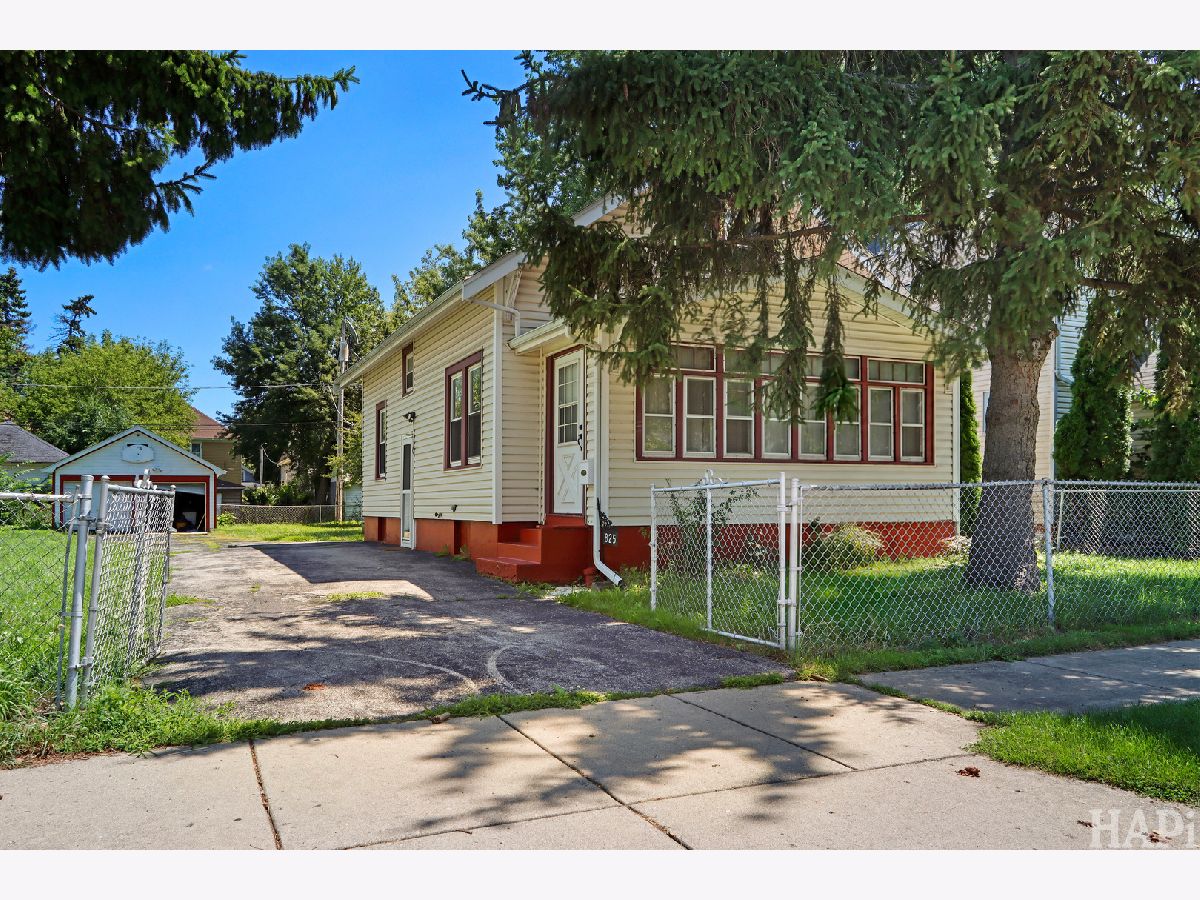  For Sale Waukegan Illinois, 825 Ash Street