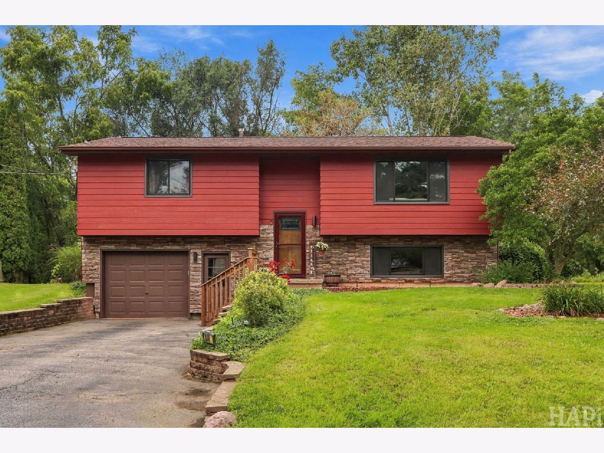  For Sale Wonder Lake Illinois, 8006 Craig Drive