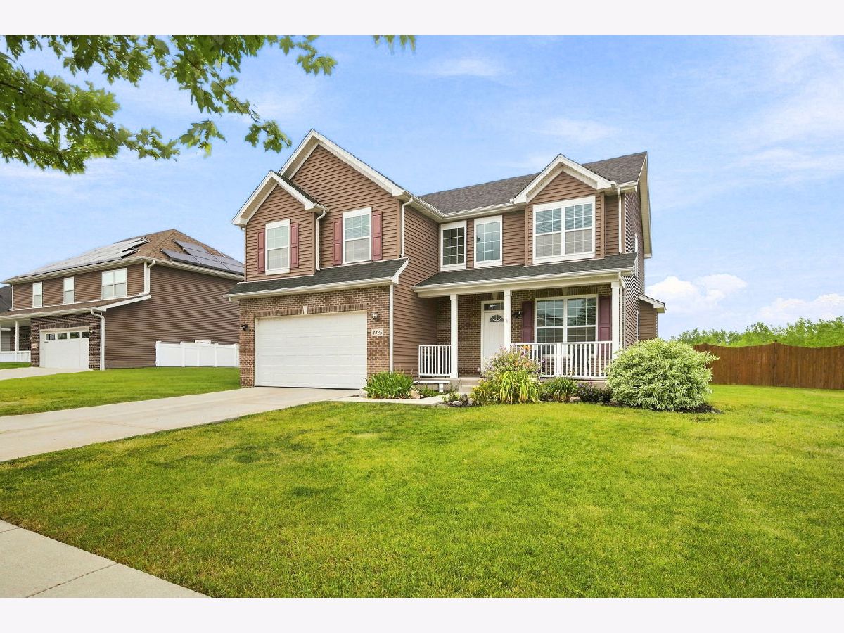  For Sale Minooka Illinois, 1425 Saddlebrook Lane