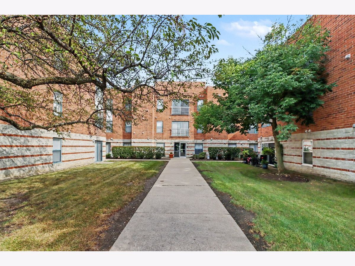 Condos & Townhomes & Homes For Sale Kirchoff Meadows Rolling Meadows Illinois, 3255 Kirchoff Road
