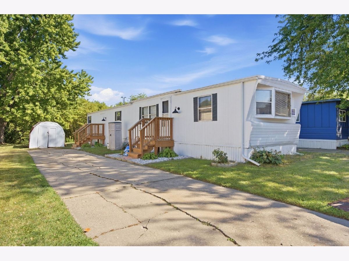  For Sale Sycamore Illinois, 1824 Huckleberry Lane