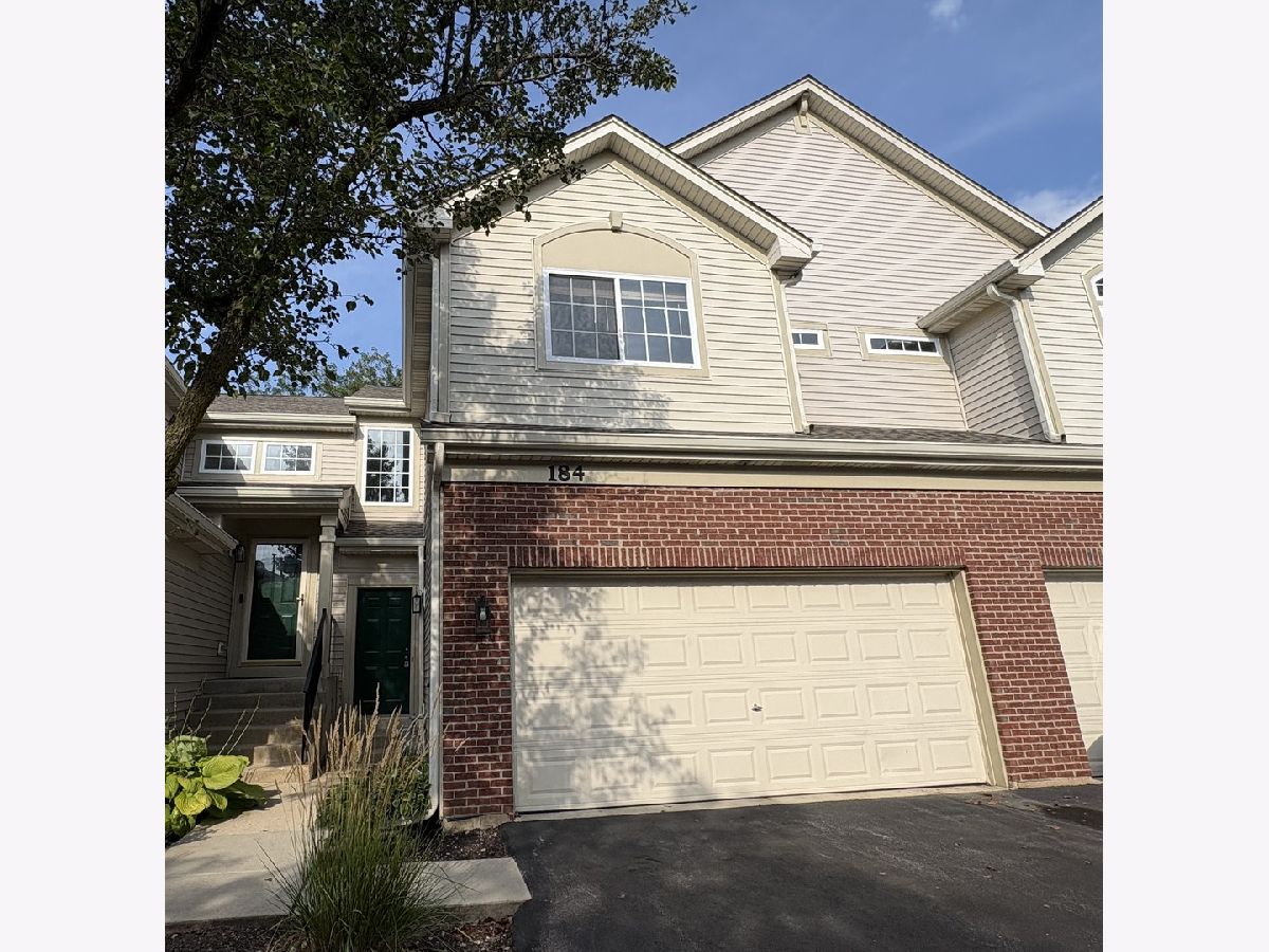 Townhomes & Condos For Rent Southwicke Streamwood Illinois, 184 Southwicke