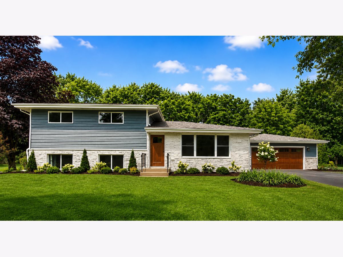  For Sale Green Oaks Illinois, 2257 Shannondale Drive