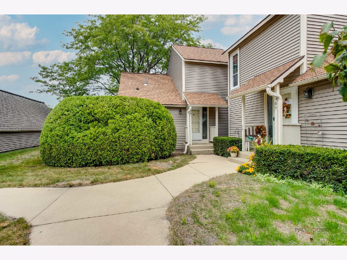  For Sale Gurnee Illinois, 907 Vose Drive