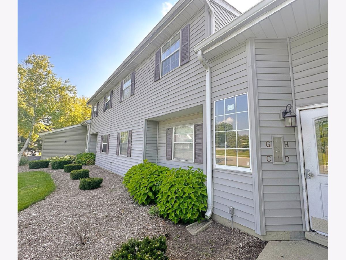  Rented Streamwood Illinois, 8 Gant