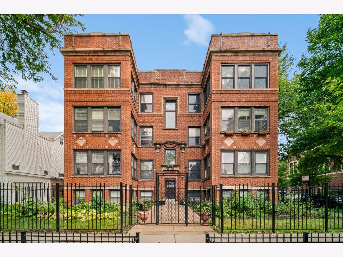  For Sale Chicago Illinois, 6701 Bosworth Avenue