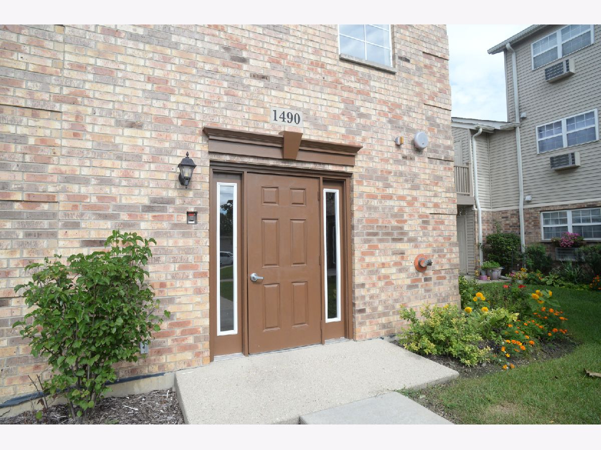 For Rent Round Lake Beach Illinois, 1490 Spring Brook