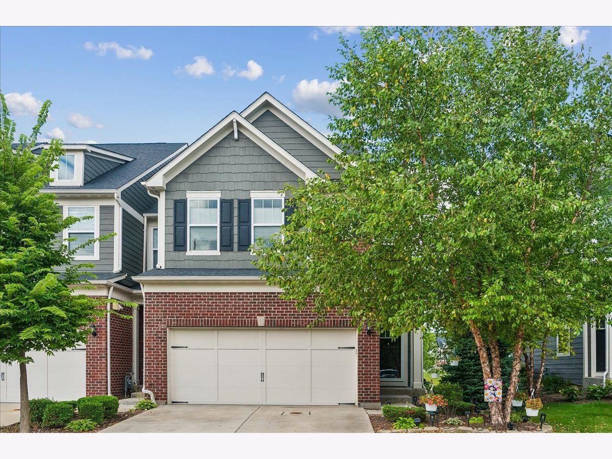  For Sale Bloomingdale Illinois, 162 Waverly Court