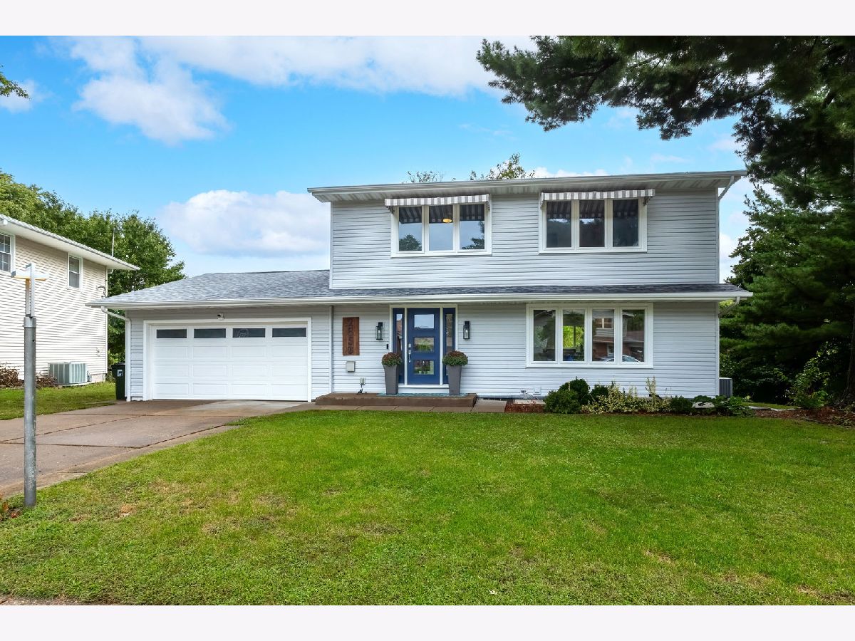  For Sale Davenport Iowa, 2853 Fairhaven Road