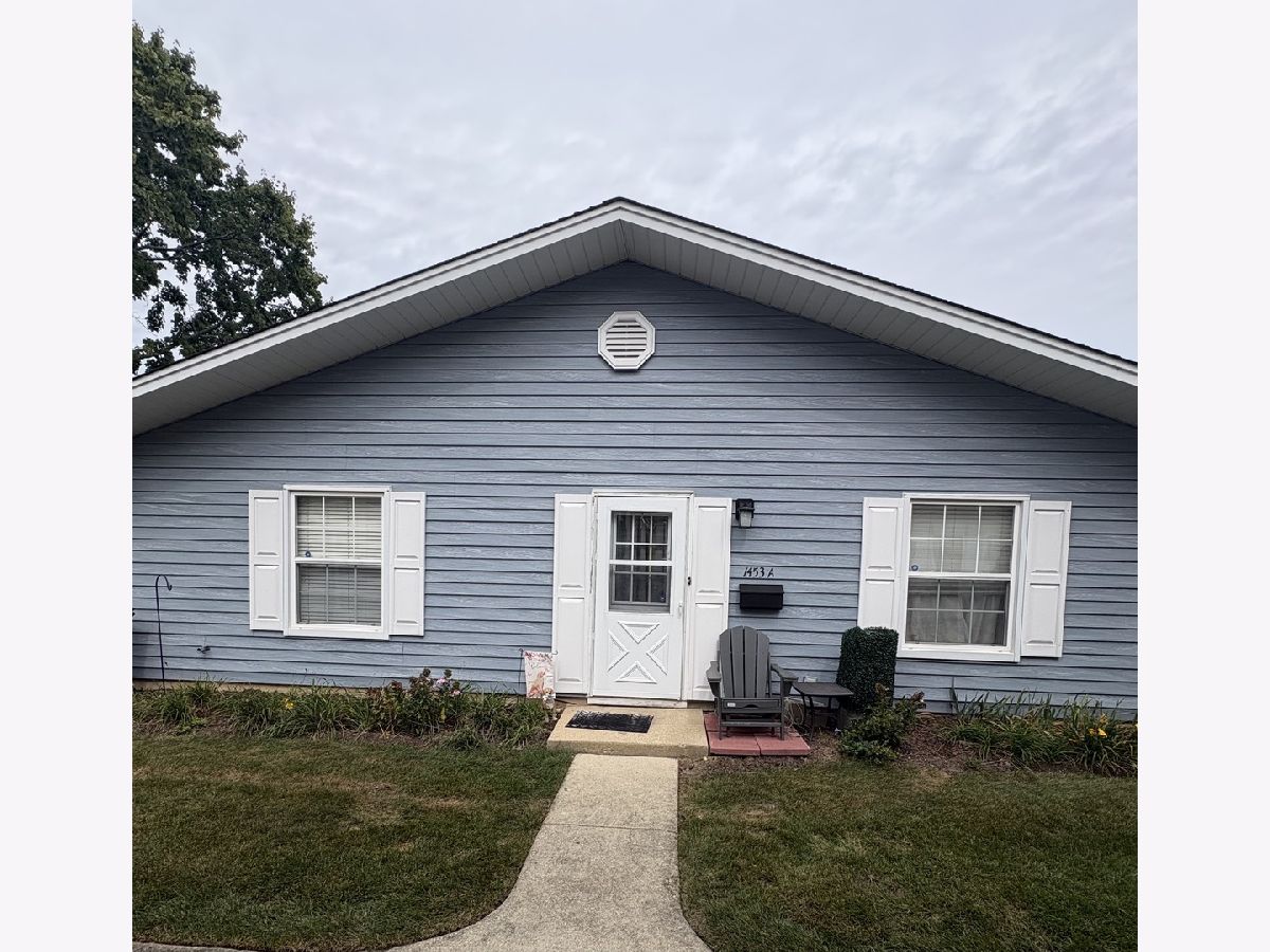  For Sale Wheaton Illinois, 1453 Woodcutter Lane