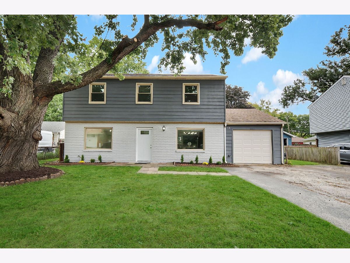  For Sale Bolingbrook Illinois, 132 Pinecrest Road