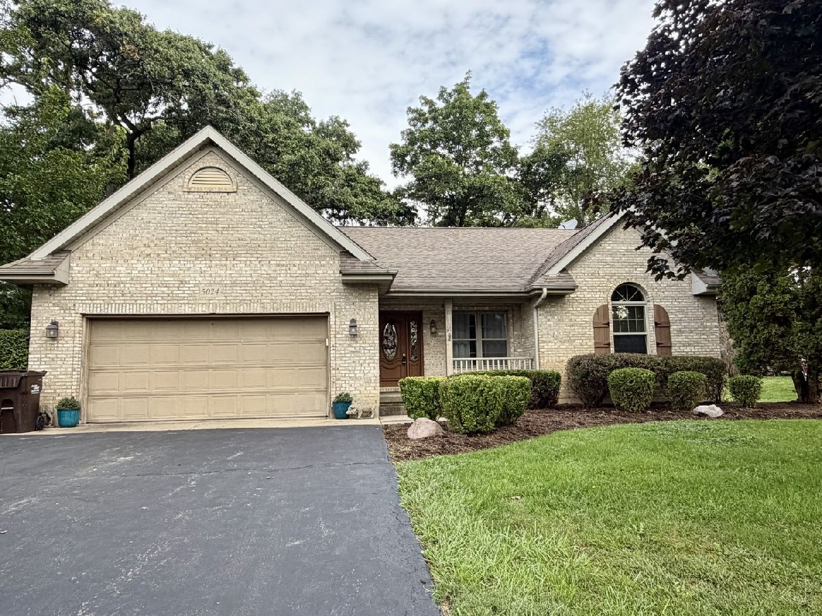  For Sale Mchenry Illinois, 5024 Spring Road