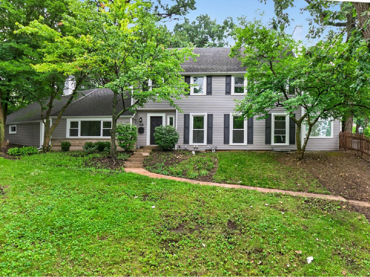  For Sale West Chicago Illinois, 437 Highland Avenue