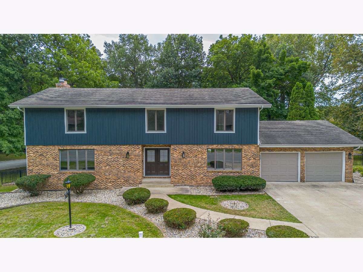 Homes & Townhomes & Condos For Sale Briarcliff Bourbonnais Illinois, 46 Guildford Drive