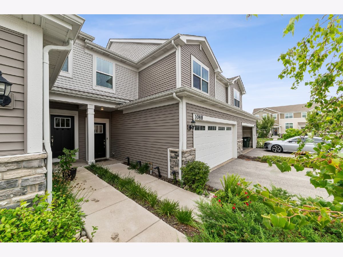  For Rent South Elgin Illinois, 1088 Moraine
