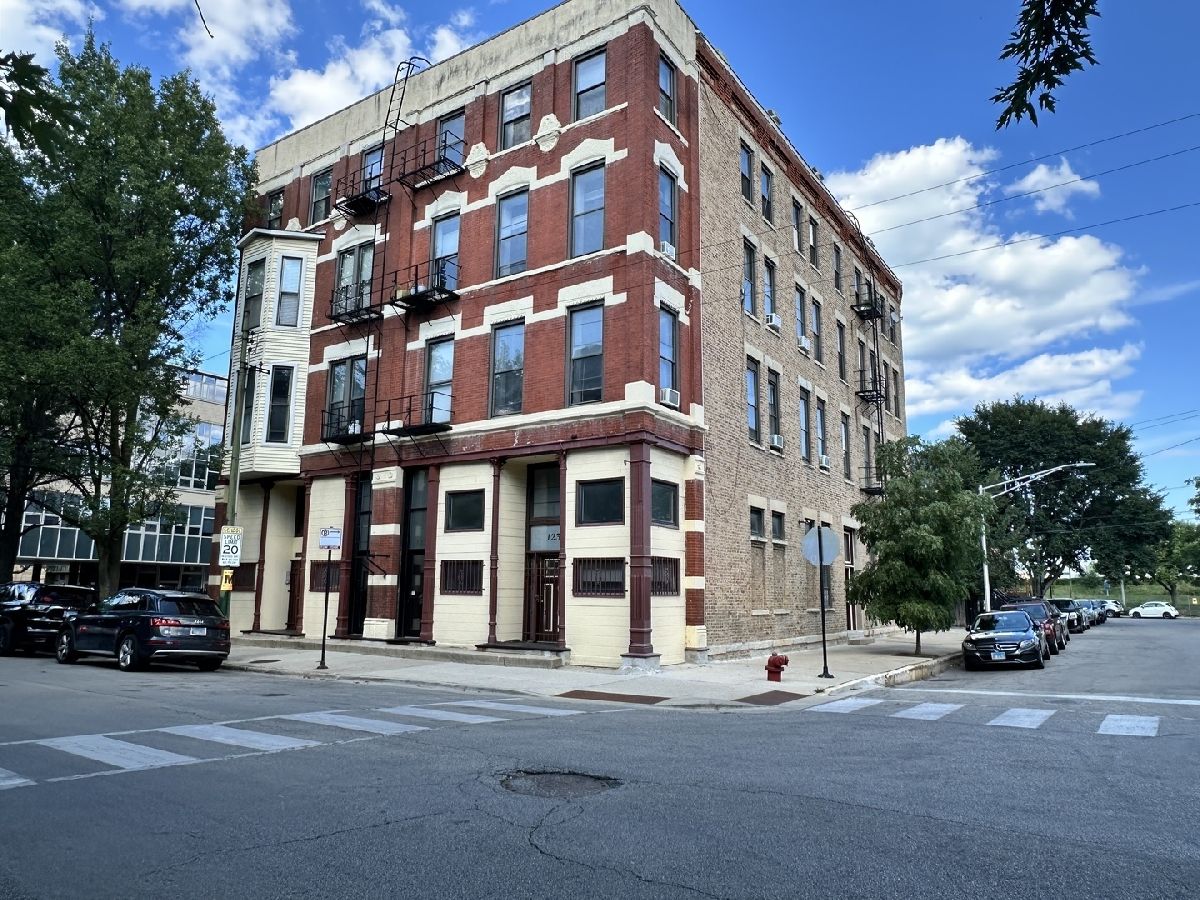  Rented Chicago Illinois, 1239 Noble