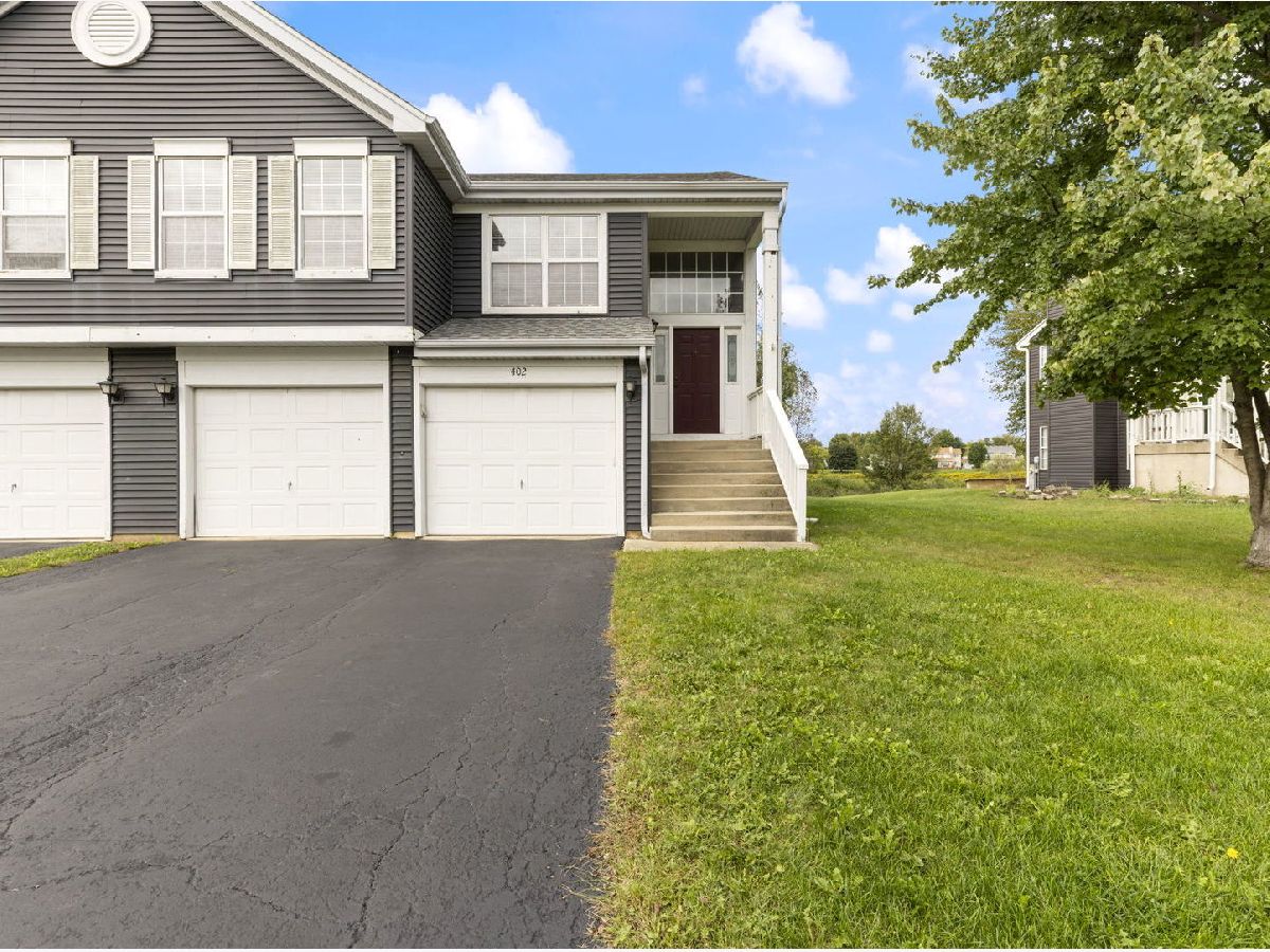  For Sale Oswego Illinois, 402 Gloria Lane