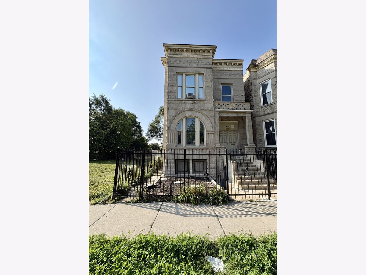 For Sale Chicago Illinois, 4051 Monroe Street