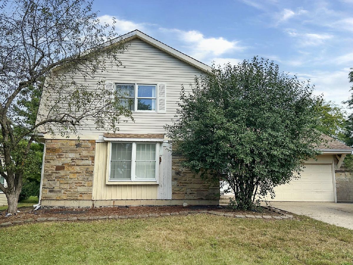  For Sale Algonquin Illinois, 700 Butterfield Drive