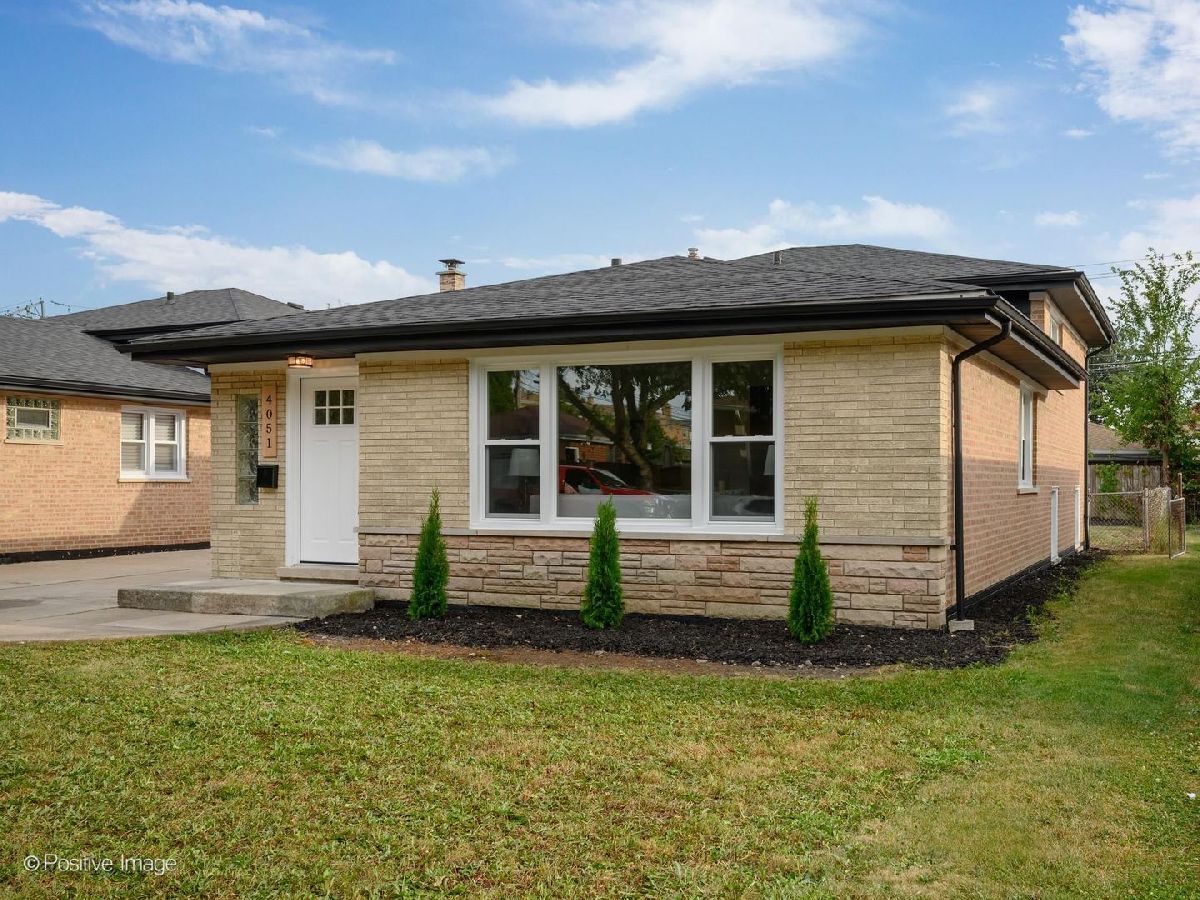  For Sale Chicago Illinois, 4051 80th Place