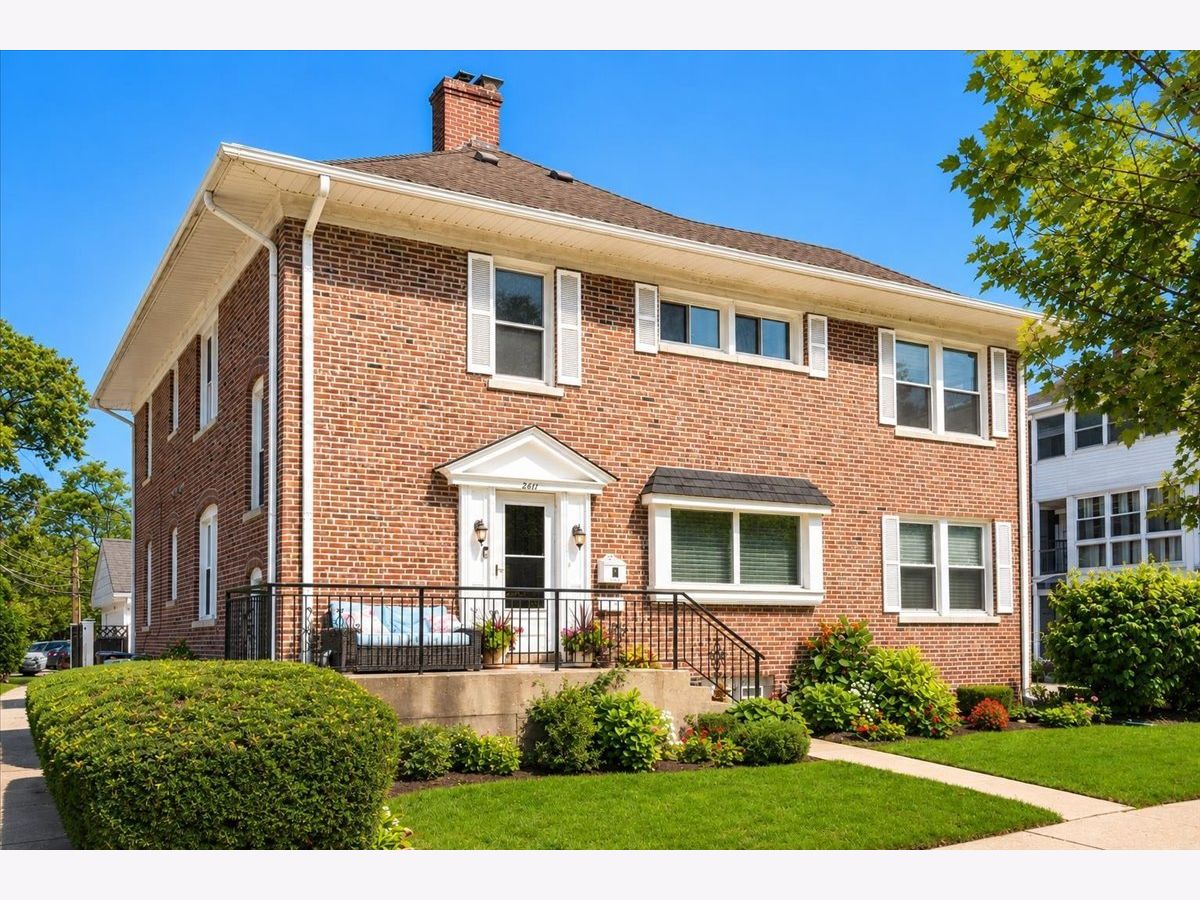  For Sale Evanston Illinois, 2611 Walnut Avenue