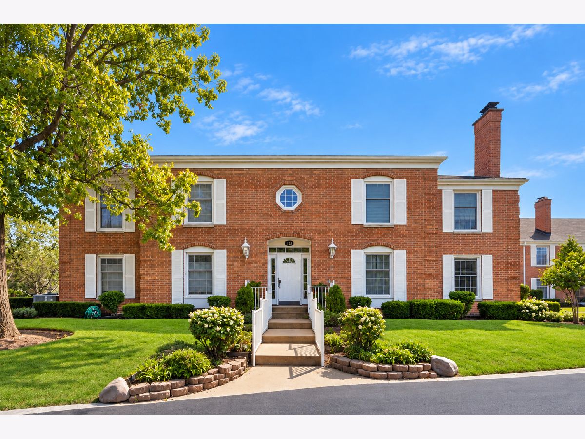  For Sale Burr Ridge Illinois, 128 Carriage Way Drive