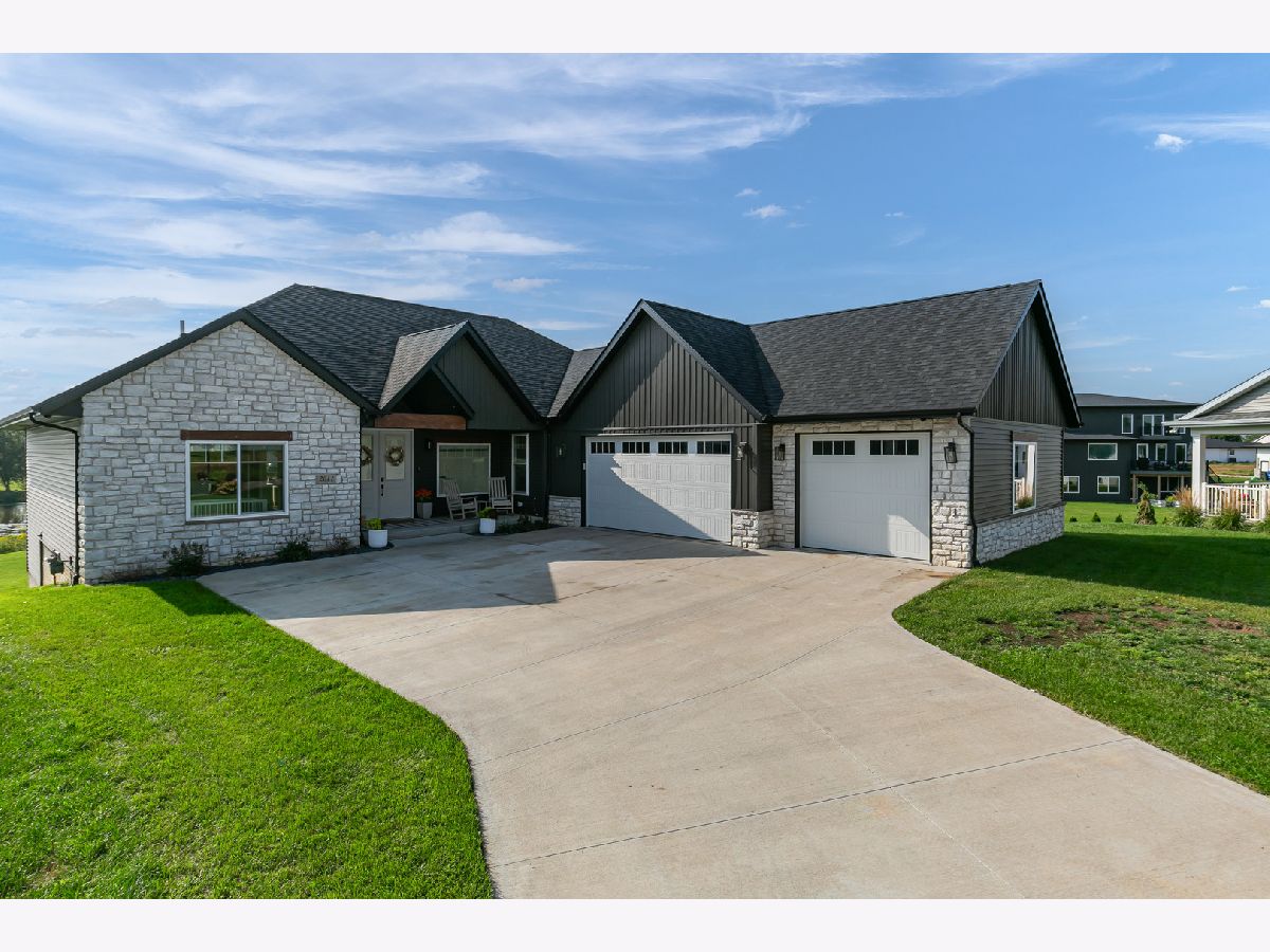  For Sale Davenport Iowa, 2011 59th Court
