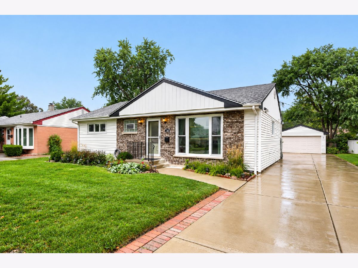  For Sale Des Plaines Illinois, 1301 2nd Avenue