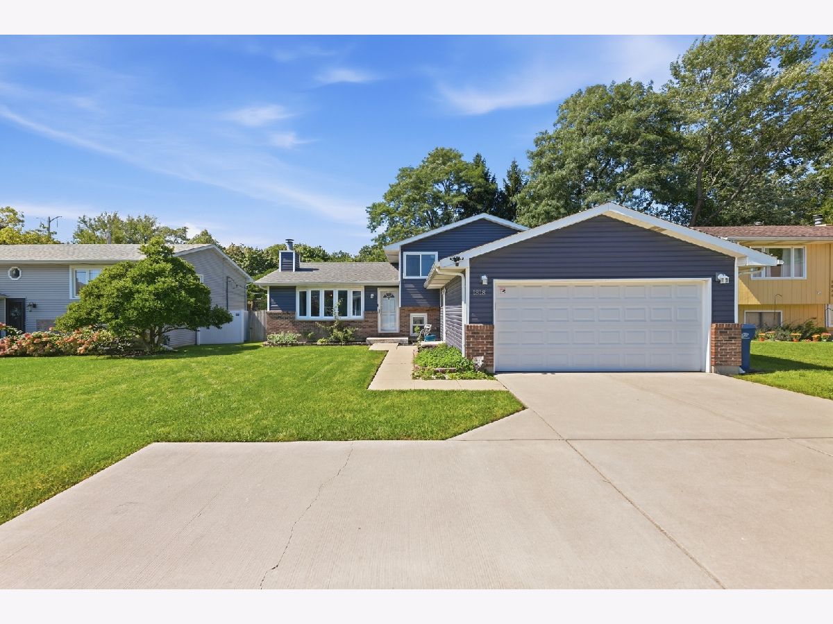  For Sale Waukegan Illinois, 1818 Sheridan Road