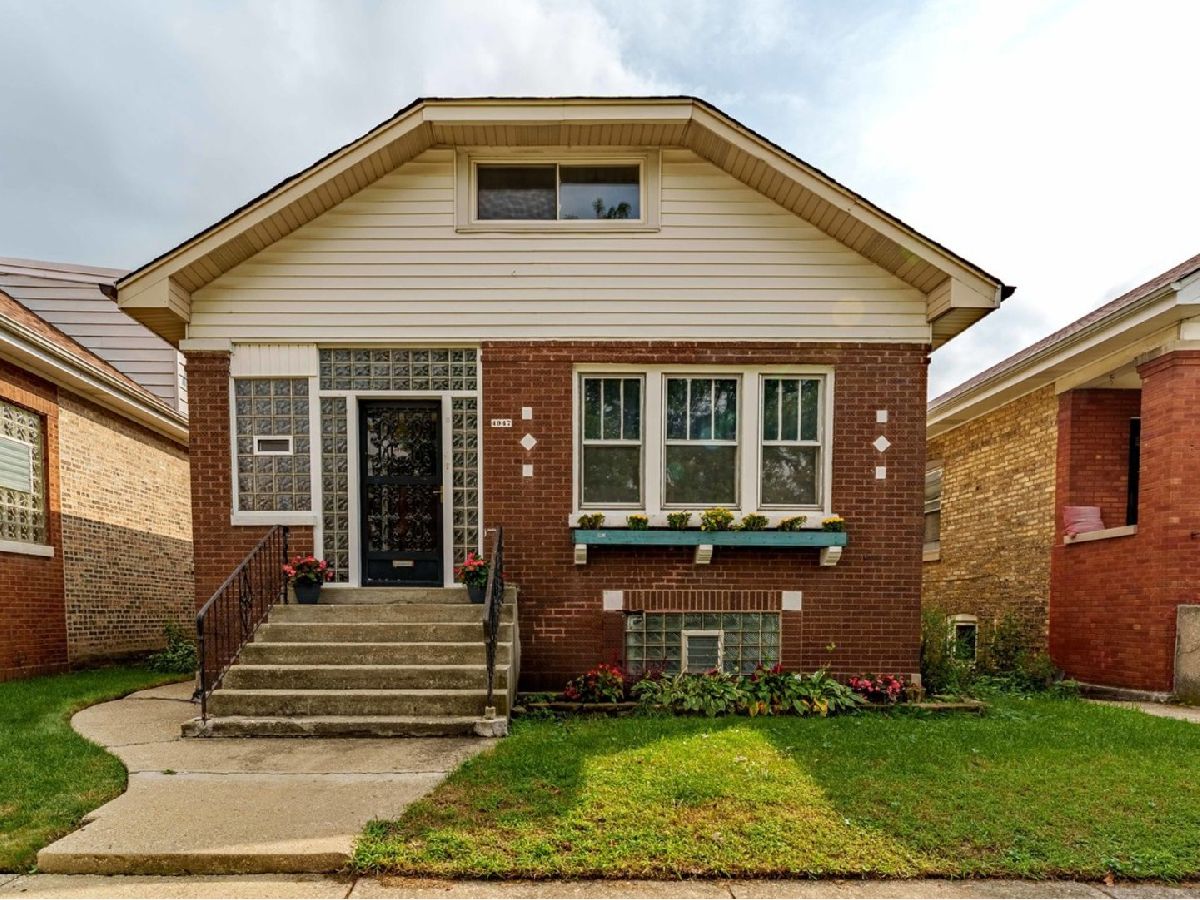  For Sale Chicago Illinois, 4947 Deming Place