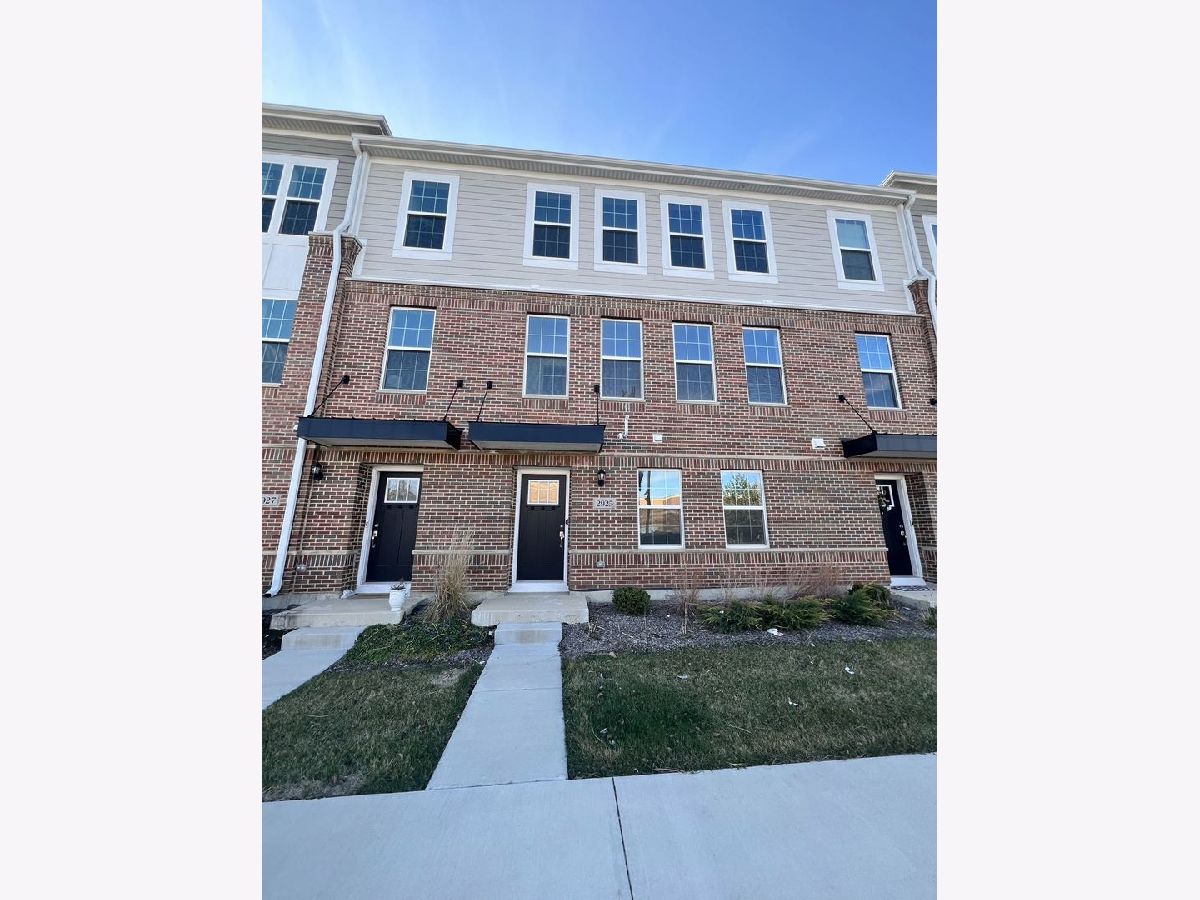 Condos & Townhomes For Rent Naperville Crossings Naperville Illinois, 2925 Showplace