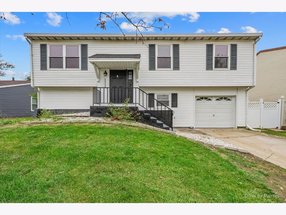 Homes & Townhomes & Condos For Sale Frankfort Square Frankfort Illinois, 20558 Graceland Lane