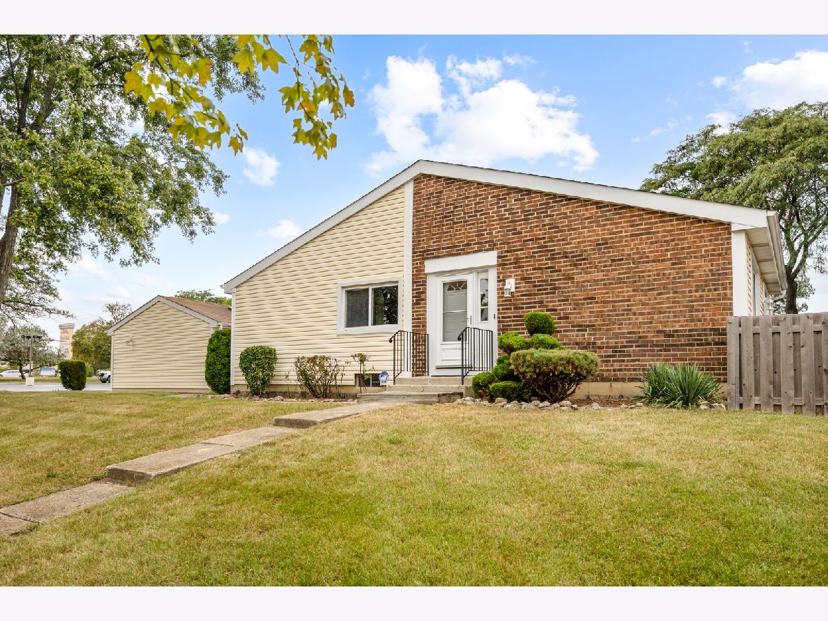 Homes & Townhomes For Sale Westlake Glendale Heights Illinois, 2177 Chaucer Lane