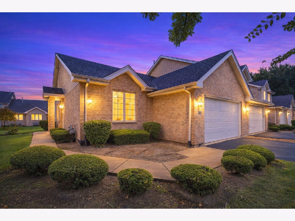  For Sale Crestwood Illinois, 13549 Lockwood Street