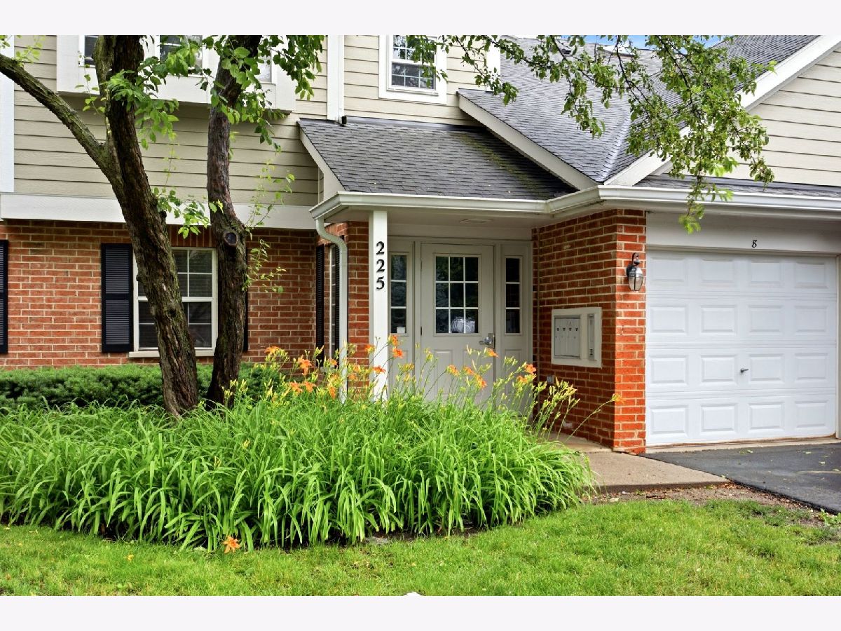  For Sale Schaumburg Illinois, 225 Columbia Court