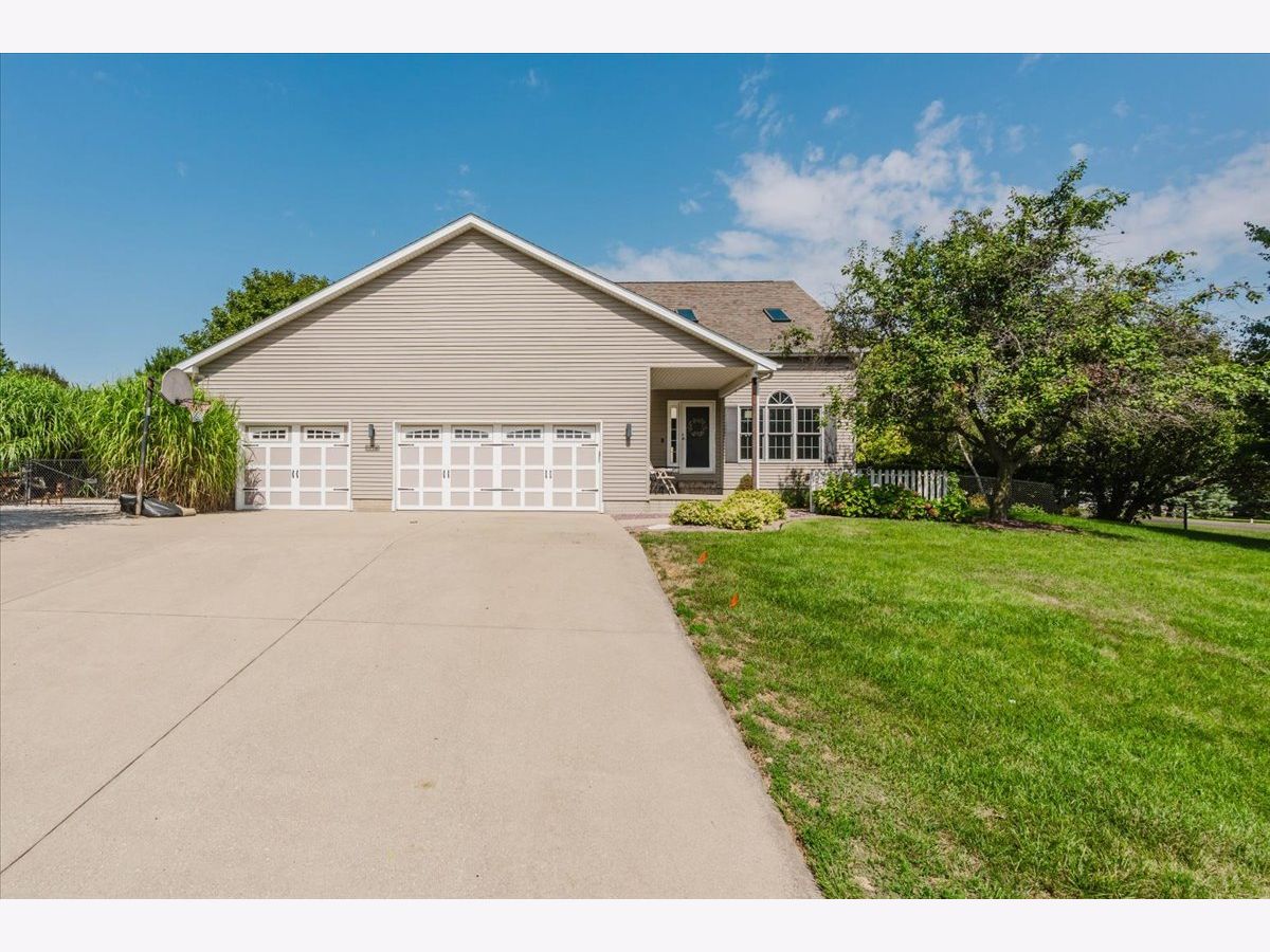  For Sale Bloomington Illinois, 19598 Nottingham Drive