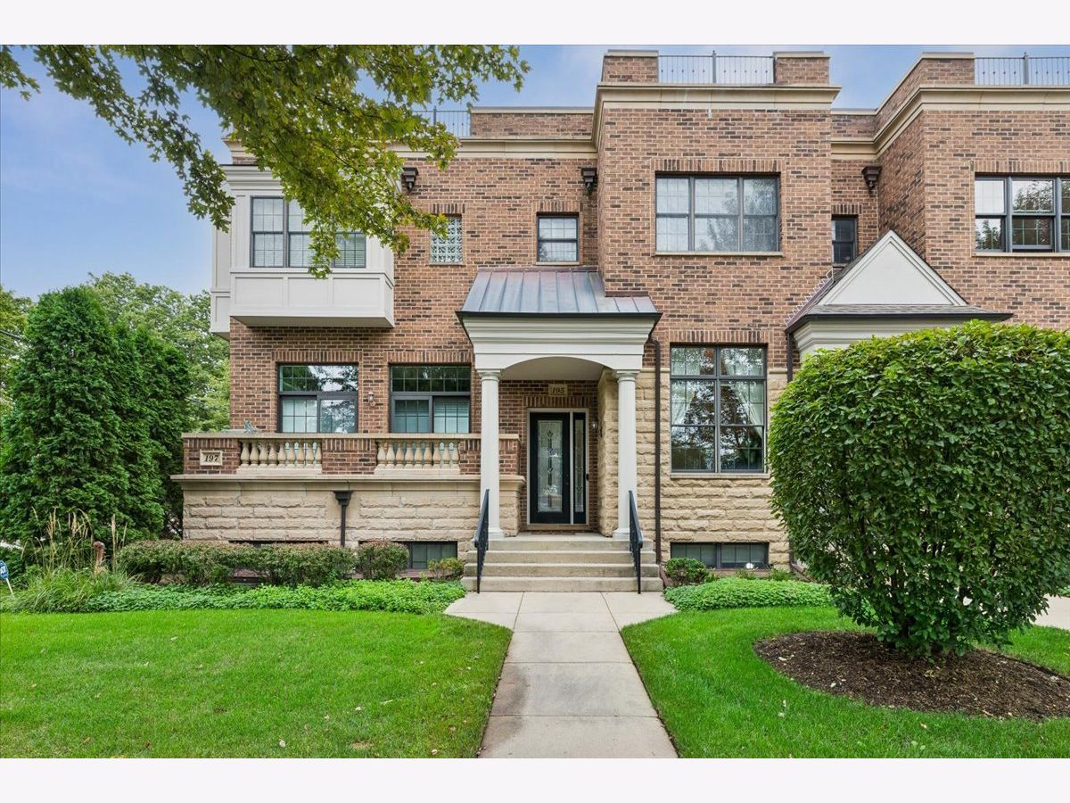  For Sale Arlington Heights Illinois, 195 Hickory Avenue