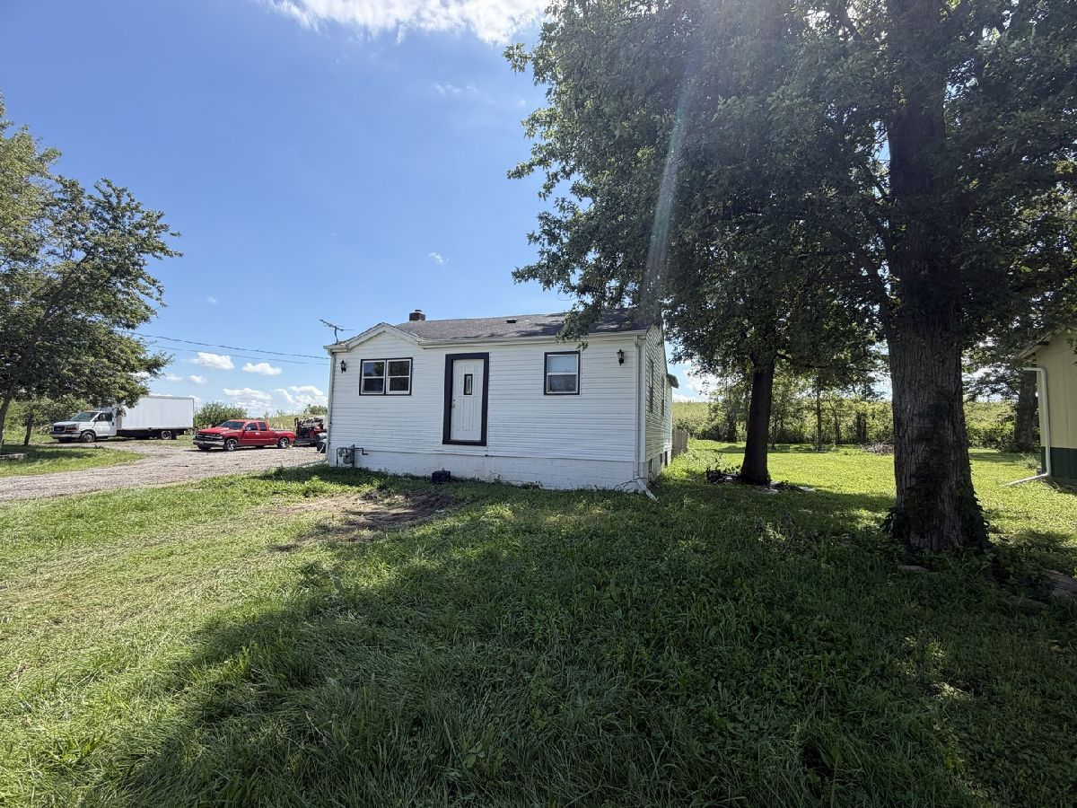  For Sale Beecher Illinois, 1061 Goodenow Road