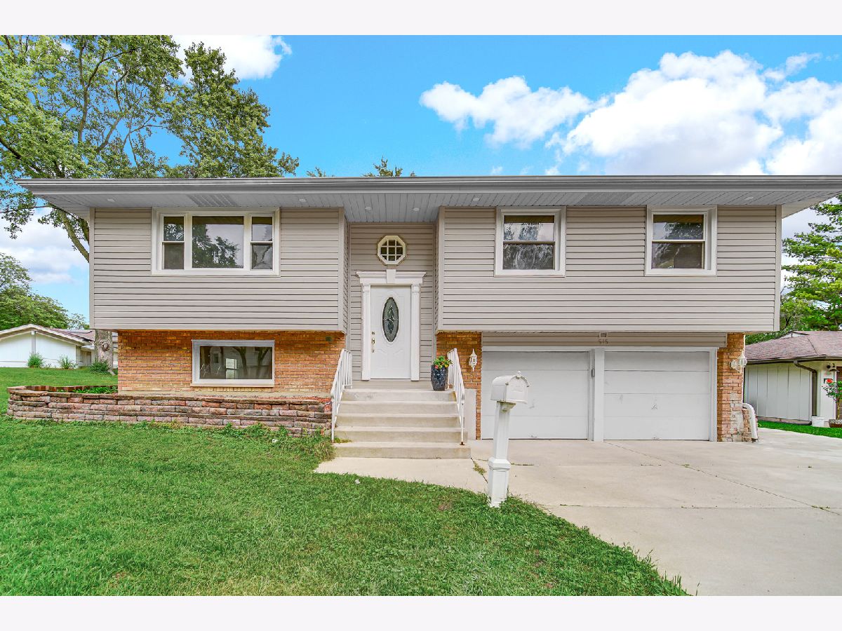  For Sale Schaumburg Illinois, 515 Falmouth Lane